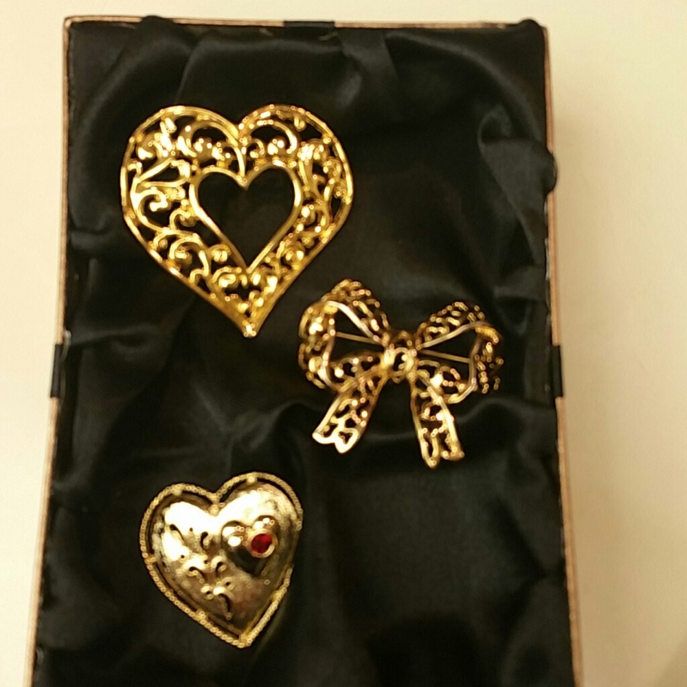 Pin trio